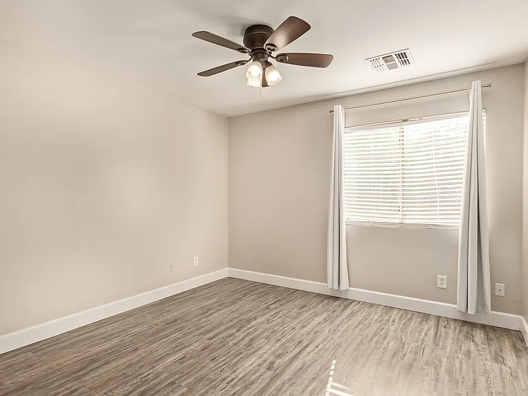 6521 W Pomo St — Photo 16