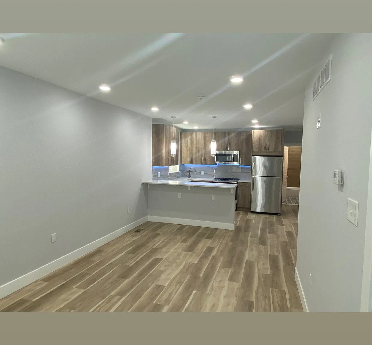 2 bed, 1200 sqft, $1,750 — Photo 2
