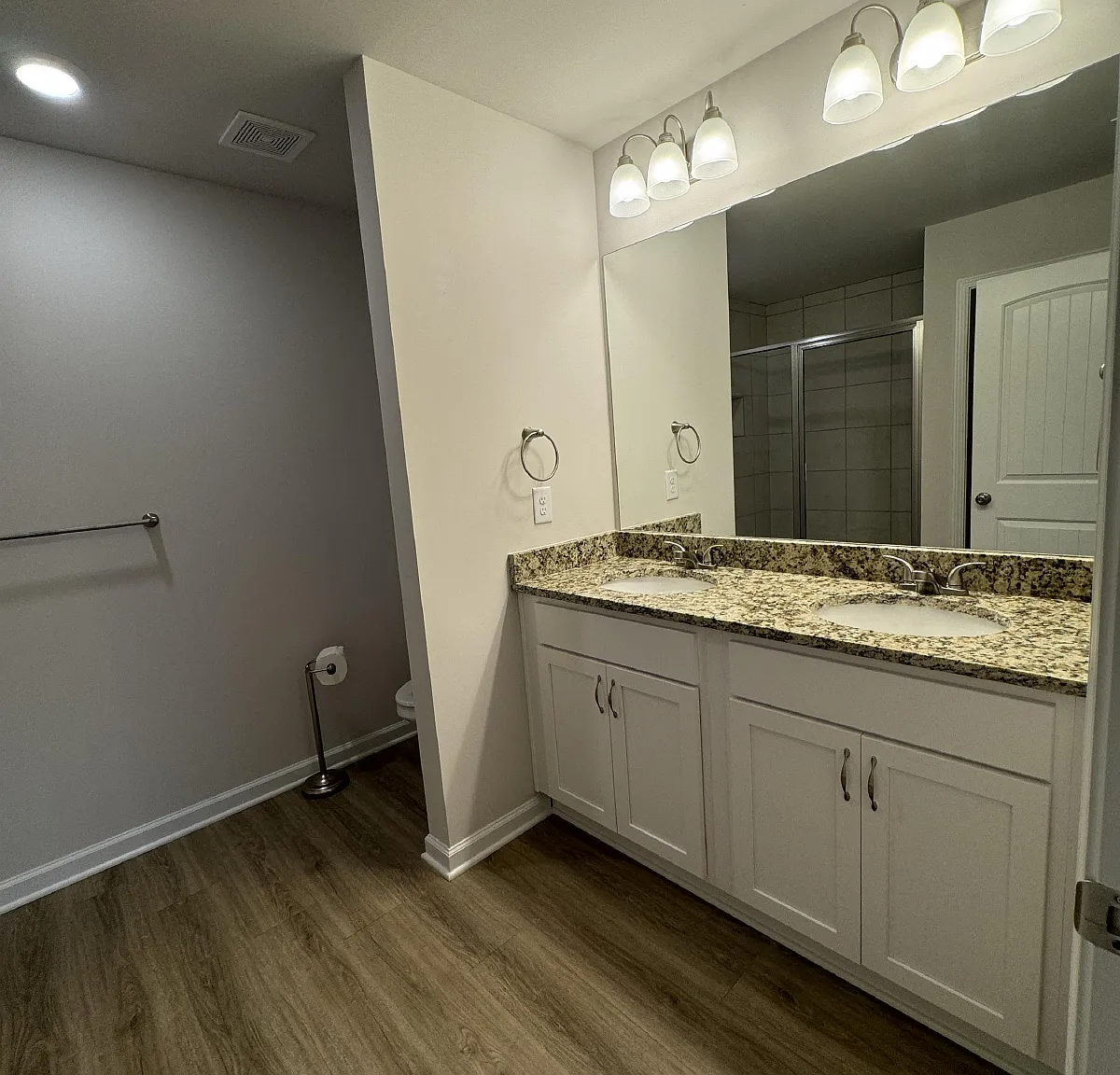 3 bed, 2.5 bath, 1646 sqft, $1,990 — Photo 4