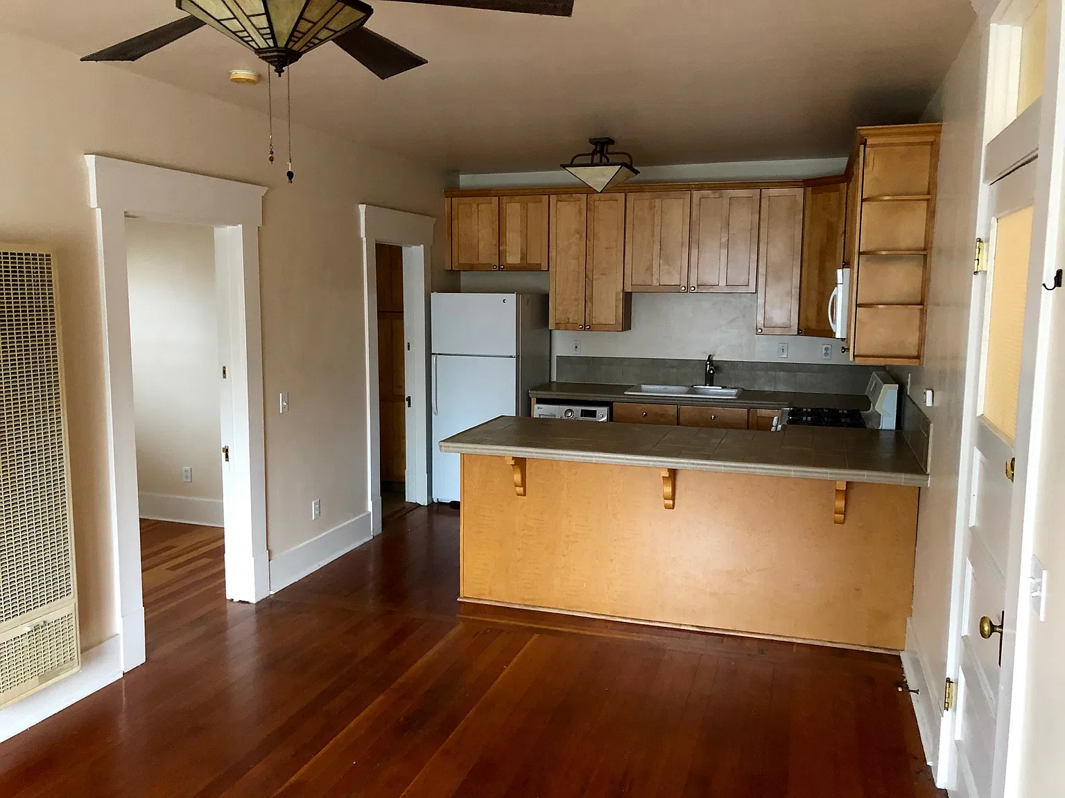 2 bed, 650 sqft, $1,795 — Photo 3