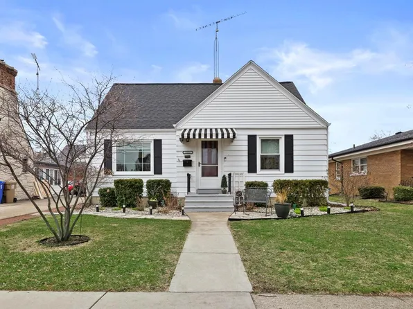 2222 Lincoln ROAD, Kenosha, WI 53143