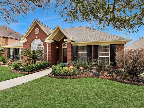 3rd image of 13119 Walnut Lake Rd