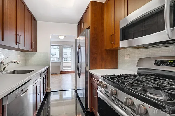 Rented by Anchor Associates | media 9