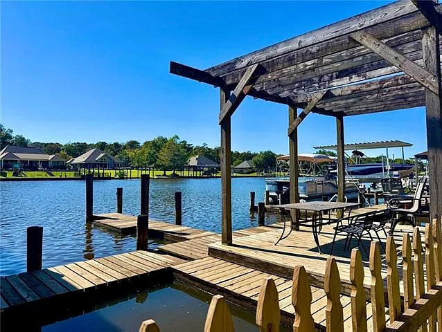 18076 Bayou Pierre Dr — Photo 3