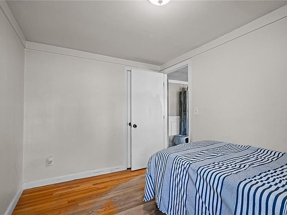 4th image of 46 Morgan Ave