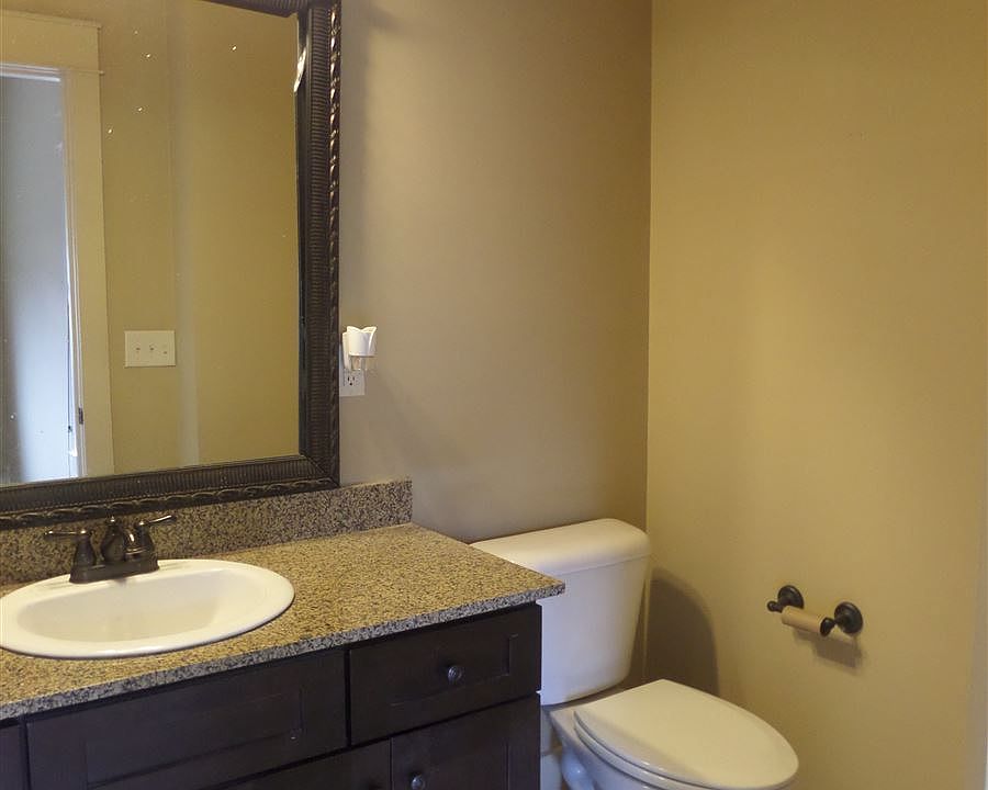 1300 2nd bathroom