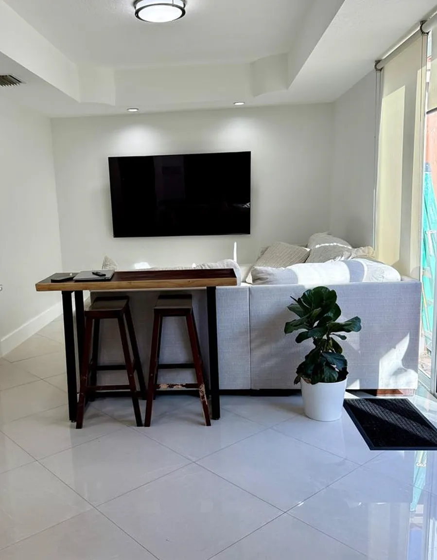 3 bed, 1459 sqft, $3,150 — Photo 3