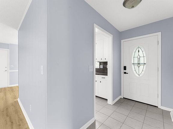3rd image of 117 Sonia Dr