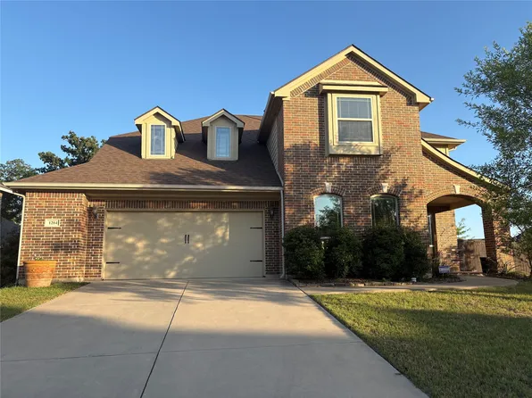1204 Barberry Dr, Burleson, TX 76028