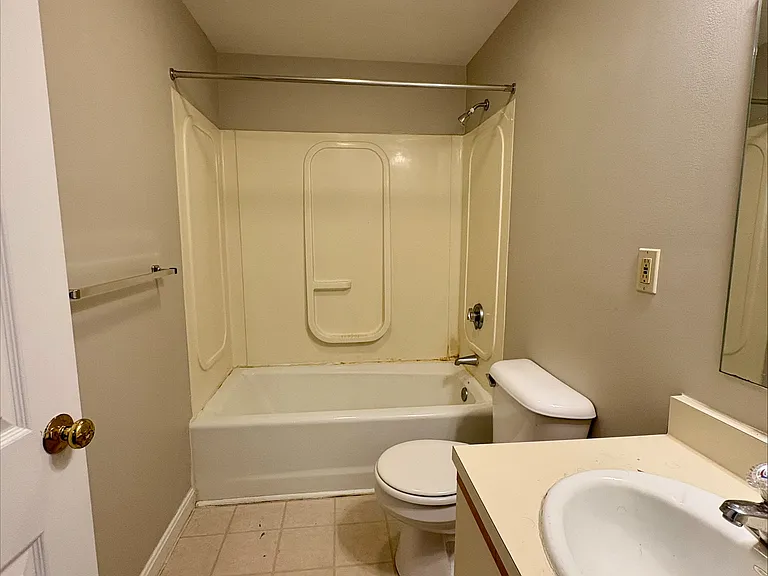 Kingsbury Townhouses — Photo 32