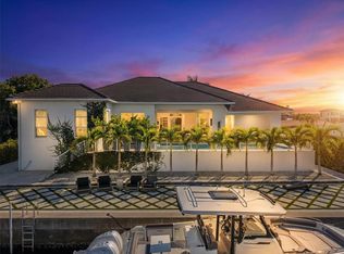 1643 Stanford Ln, Sarasota, FL 34231