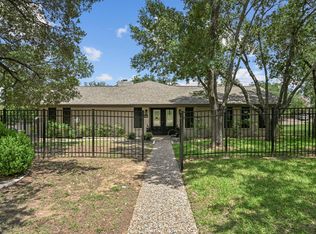 2504 Broadmoor Dr, Bryan, TX 77802