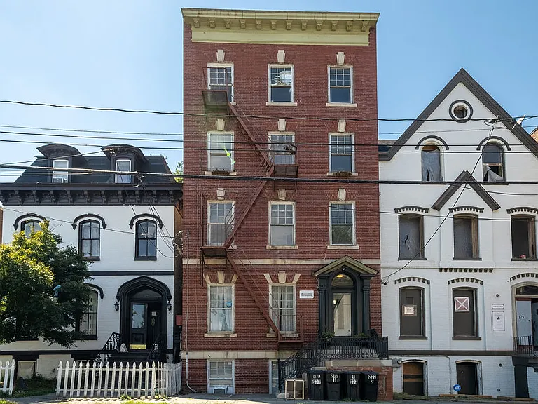 277 Grand St #2 — Photo 8