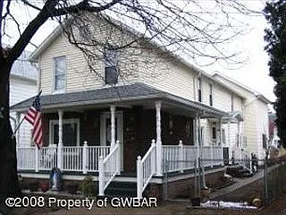 67 Penn St photo 1