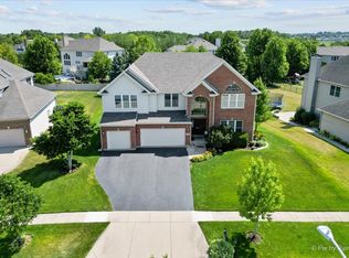 1011 Estancia Ln, Algonquin, IL 60102