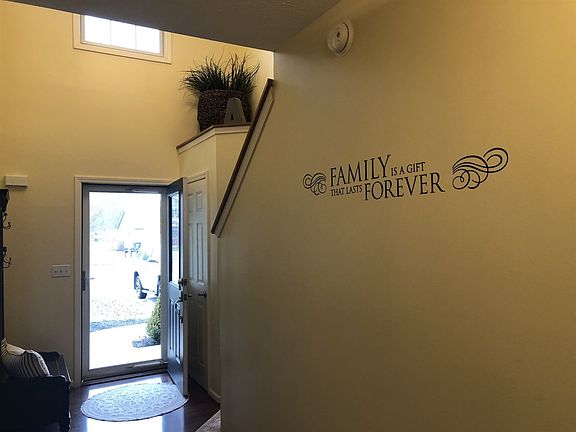 3rd image of 1306 S Drew Ln
