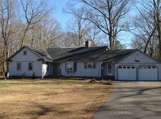 2102 Middle Rd, Eastover, NC 28312