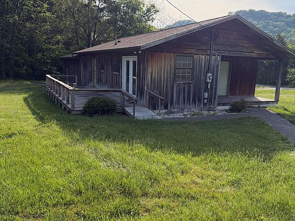 3rd image of 912 Raccoon Valley Rd