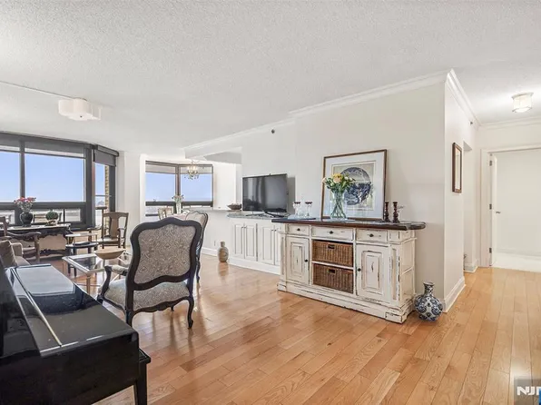 800 Palisade Ave, Fort Lee, NJ 07024