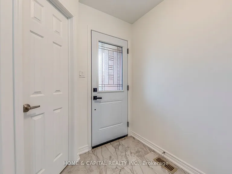 1210 Leewood Dr — Photo 3