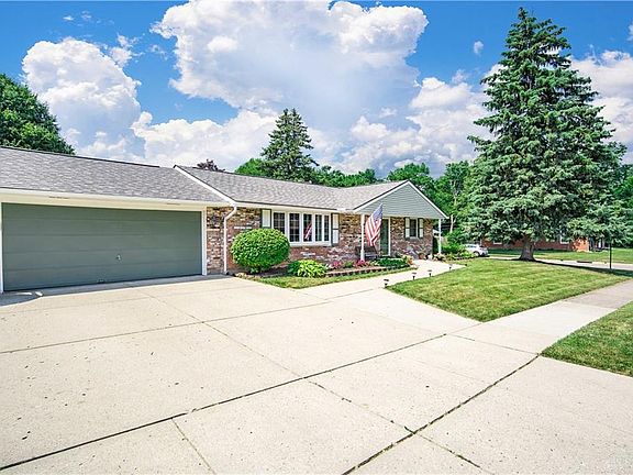 3rd image of 2960 Westcott Dr