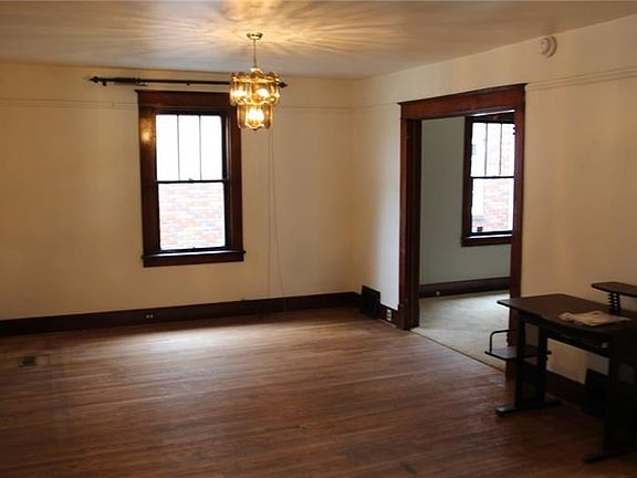 3rd image of 606 Michigan Ave