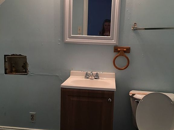 3rd image of 1509 Rockdale Dr #3