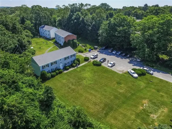 41 E Pattagansett Rd #2A, Niantic, CT 06357
