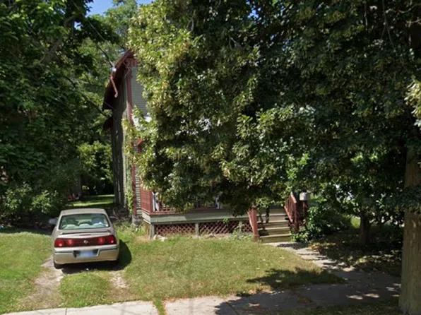 1407 Center St #B, Lansing, MI 48906