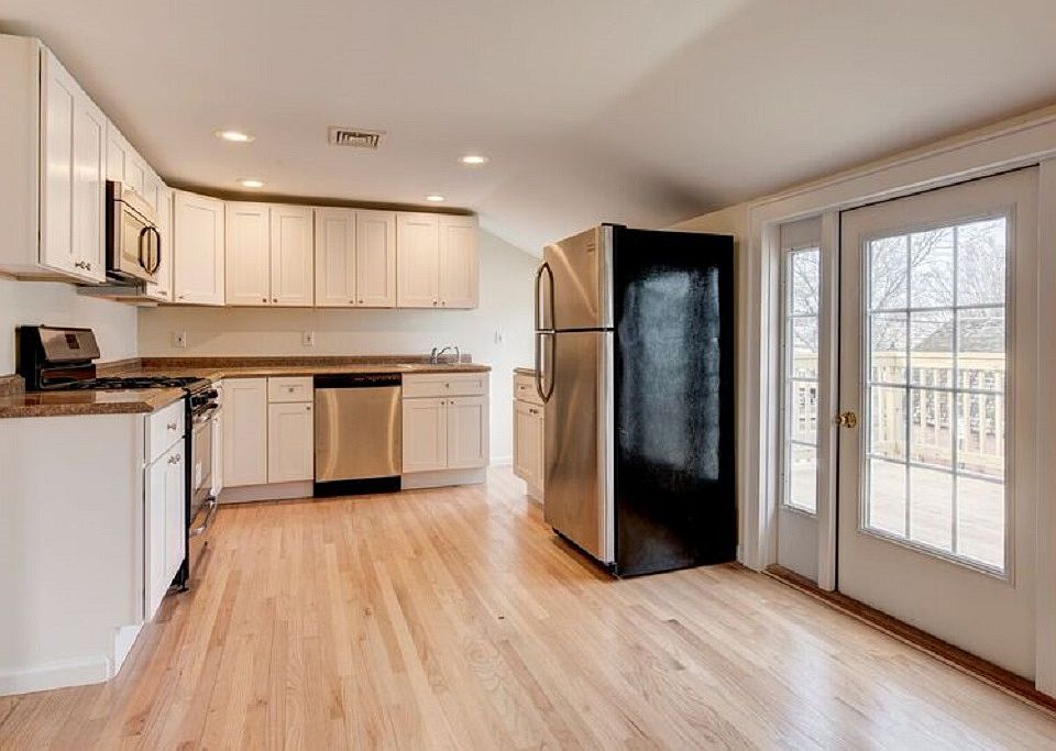 1st image of 89 Division St