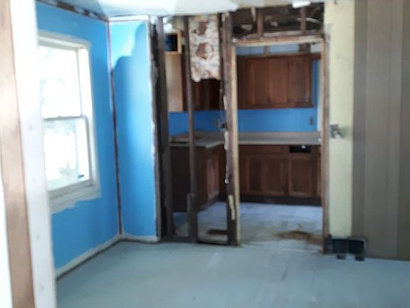 5th image of 517 Vernon St