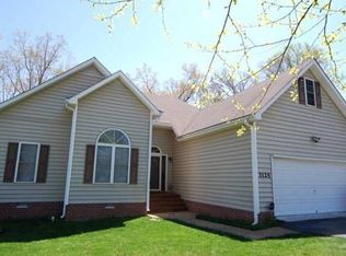 3125 Poinsetta Dr, Chester, VA 23831