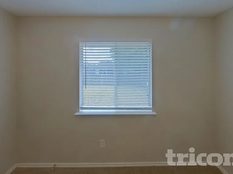 8021 Ashridge Rd — Photo 11