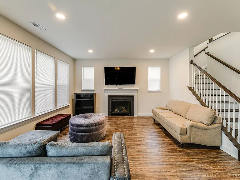 23252 E Gate Dr — Photo 4