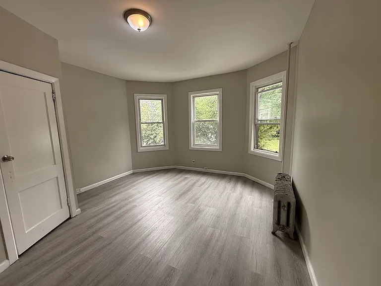 76 Eaton Pl #2 — Photo 2