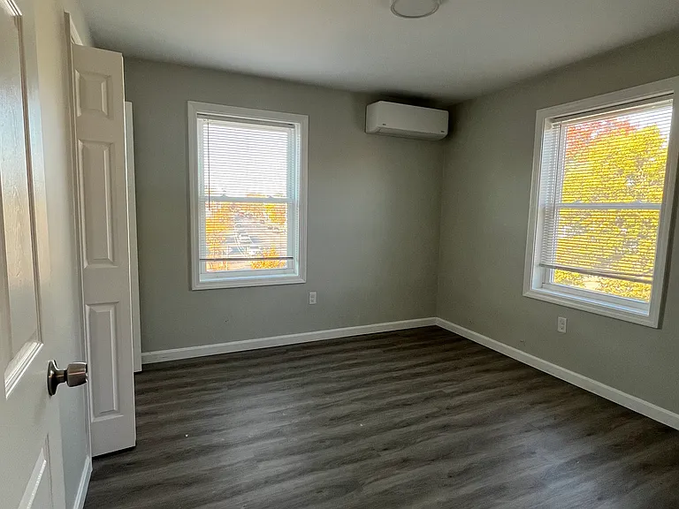 837 Broad St #3C — Photo 7