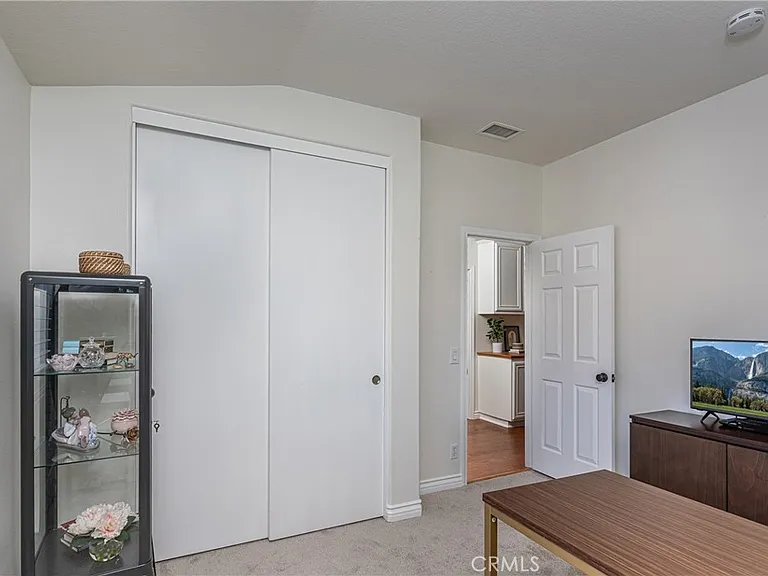 15464 Borges Dr — Photo 32