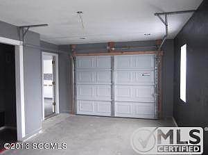 022-191221 garage