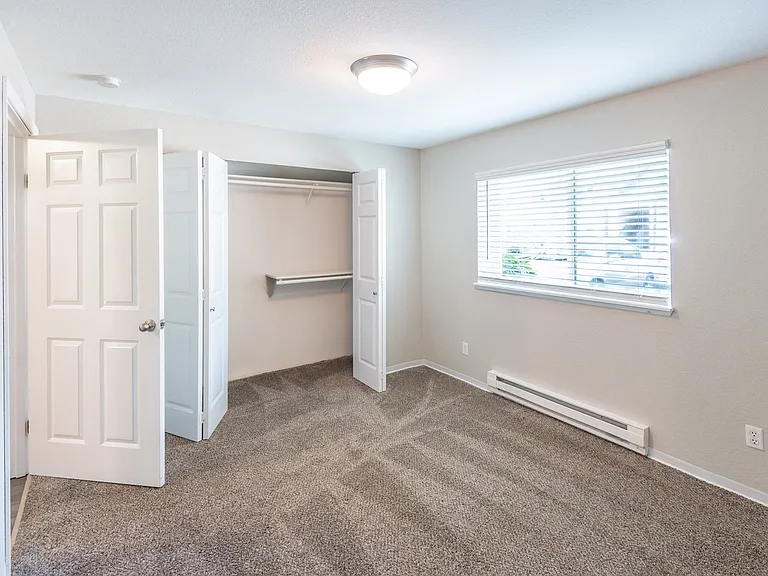 Black Lake Apartments — Photo 19
