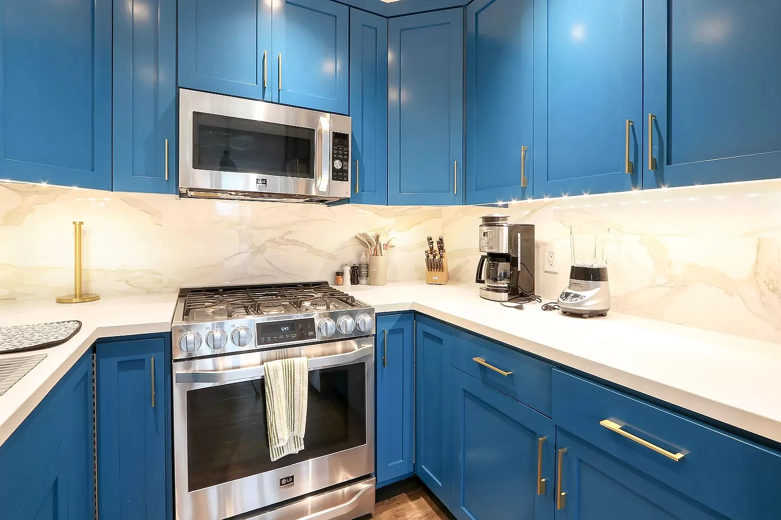 2 bed, 1000 sqft, $5,500 — Photo 4