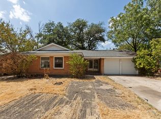8917 Freeport Dr, Dallas, TX 75228