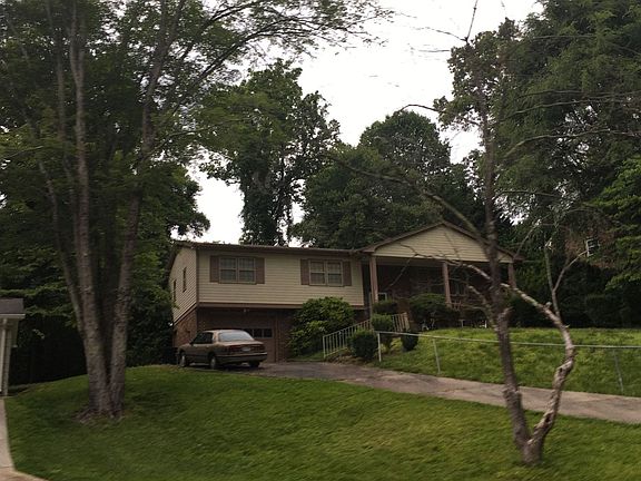 3rd image of 128 Briarcliff Ln