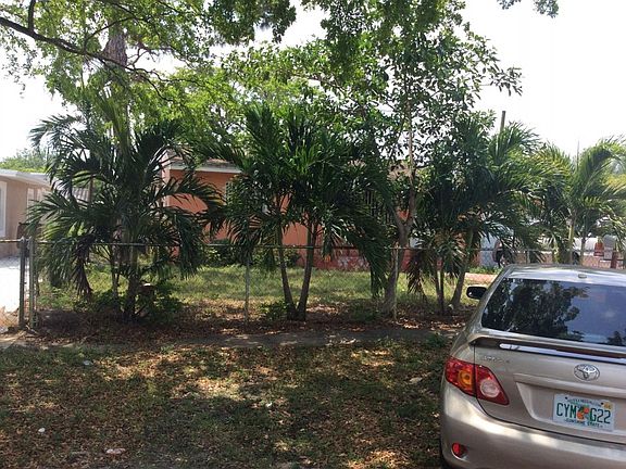 3rd image of 1370 NW 128th St