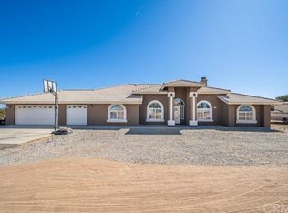 7493 Rodeo Rd, Oak Hills, CA 92344