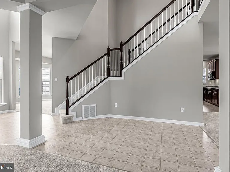 243 Wavyleaf Dr — Photo 5