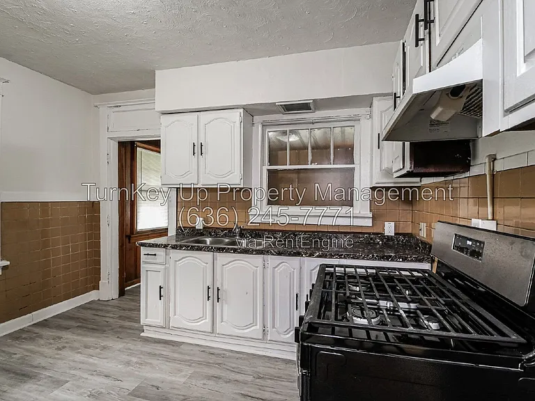 6997 Edison Ave — Photo 3