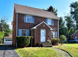 3637 Grosvenor Rd, Cleveland Heights, OH 44118