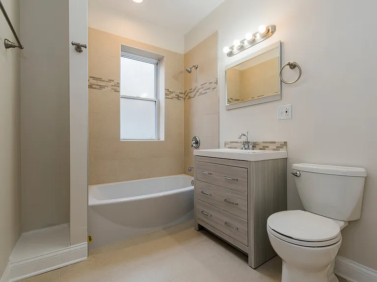 7938 S Honore St #1 — Photo 8