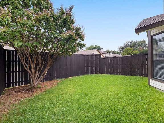 3rd image of 4424 Odessa Dr