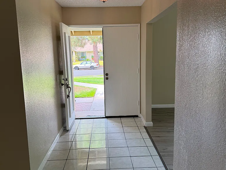 1315 E Flora St — Photo 6